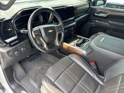 Used 2024 Chevrolet Silverado 2500 High Country w/ High Country Premium Package AWD/4WD image 36