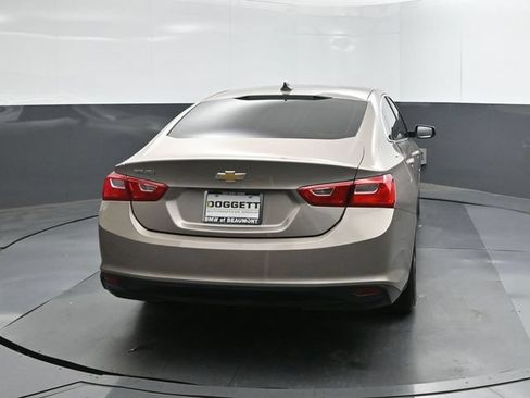 Used 2022 Chevrolet Malibu LS FWD image 5