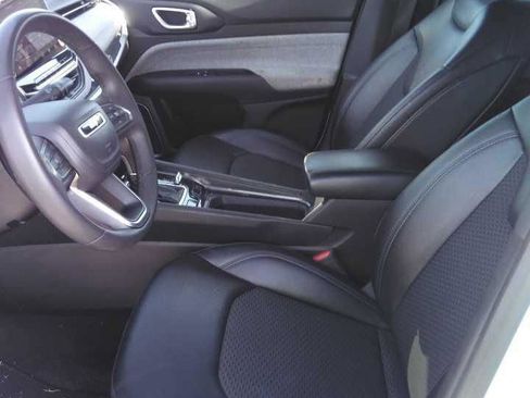 Used 2024 Jeep Compass Latitude AWD/4WD image 8