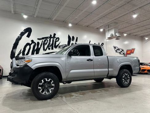 Used 2021 Toyota Tacoma SR image 1