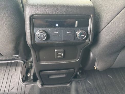 Used 2019 GMC Acadia SLE FWD image 29
