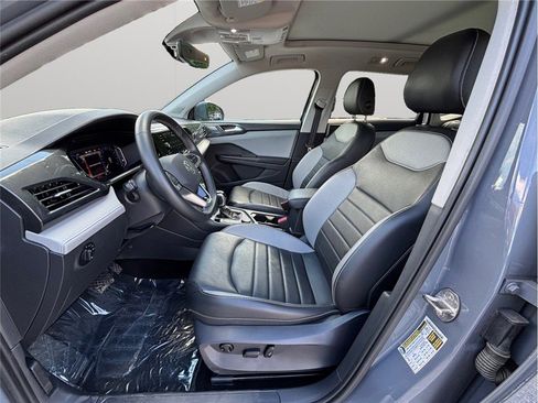 Used 2023 Volkswagen Taos SEL image 2