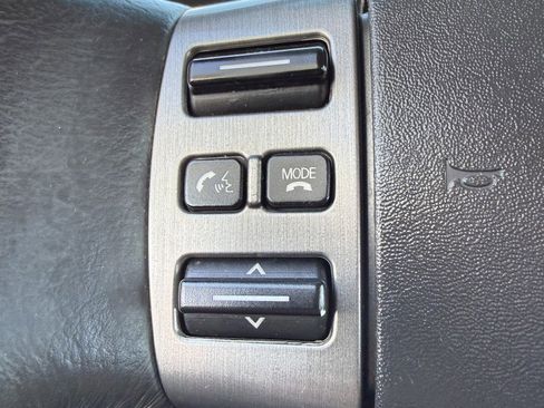 Used 2011 Nissan Titan SV w/ SV Value Truck Pkg image 25