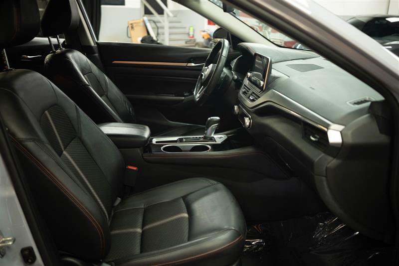 Used 2023 Nissan Altima 2.5 SR FWD image 13