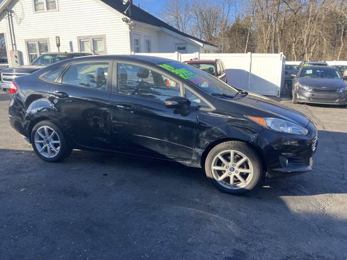 Used 2019 Ford Fiesta SE w/ Equipment Group 201A FWD image 5