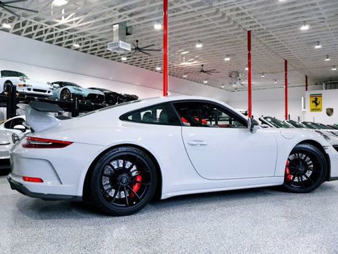 Used 2018 Porsche 911 GT3 w/ Sport Chrono Package RWD image 12