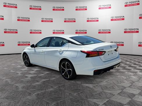 Used 2024 Nissan Altima 2.5 SR FWD image 7
