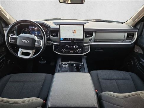 Used 2024 Ford Expedition XLT RWD image 18