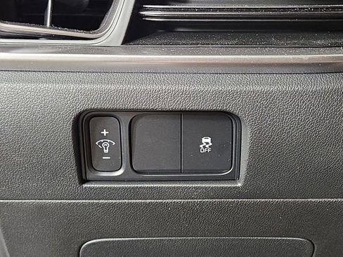 Certified 2025 Kia Sorento LX image 28