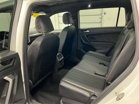 Used 2022 Volkswagen Tiguan SE R-Line image 30