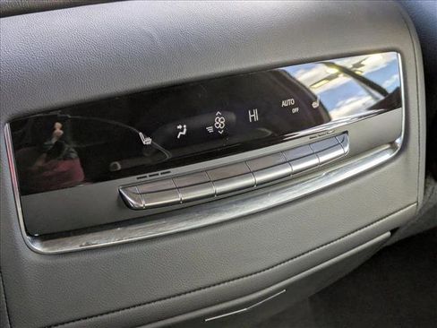 Used 2025 Cadillac Escalade Premium Luxury image 19