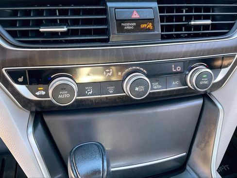 Used 2021 Honda Accord EX-L image 30