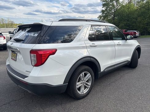 Used 2021 Ford Explorer XLT w/ Equipment Group 202A AWD/4WD image 3