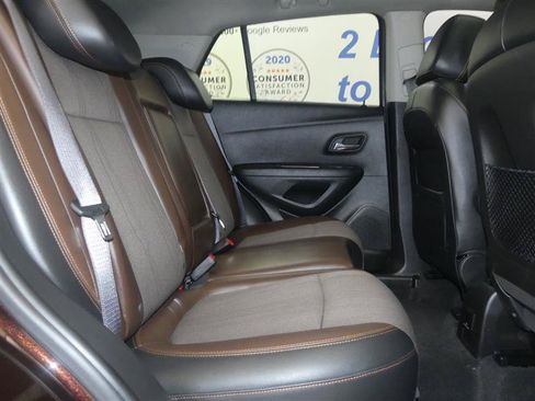 Used 2016 Chevrolet Trax LT w/ LT Sun and Sound Package AWD/4WD image 19