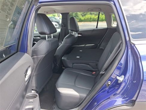 Used 2024 Toyota Corolla Cross XLE image 16