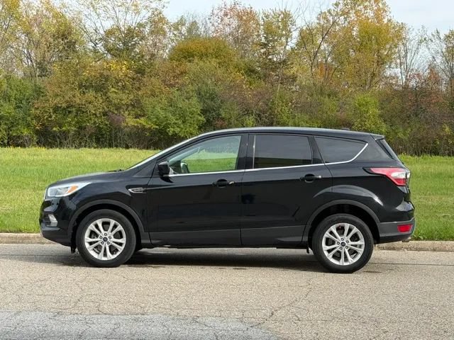 Used 2017 Ford Escape SE w/ SE Cold Weather Package AWD/4WD image 26