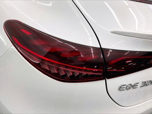Used 2026 Mercedes-Benz EQE 320 4MATIC Sedan image 26