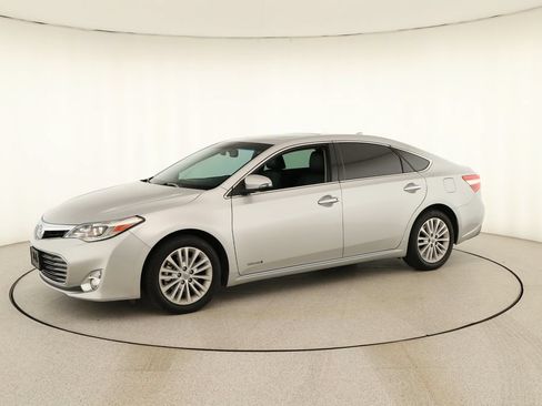Used 2014 Toyota Avalon Limited w/ Technology Package FWD image 13