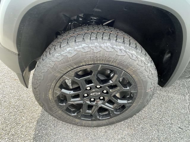 New 2026 Chevrolet Colorado Trail Boss w/ Midnight Edition AWD/4WD image 9
