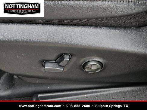 New 2026 Chrysler Pacifica Select image 24