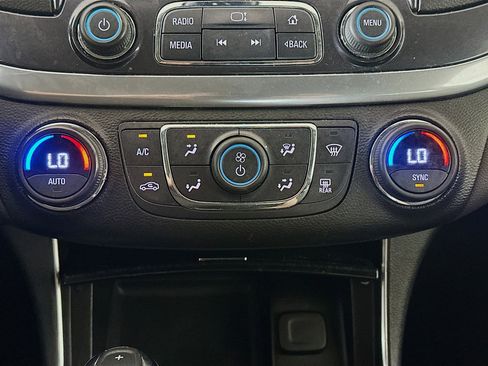 Used 2020 Chevrolet Impala LT FWD image 23