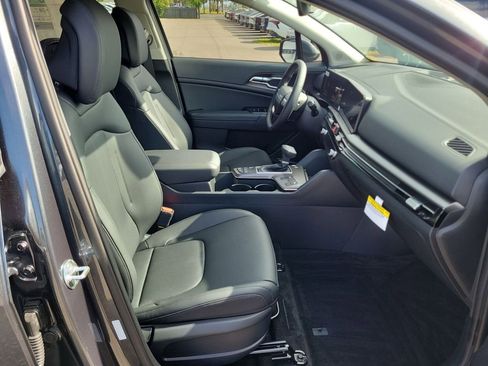 New 2026 Kia Sportage EX FWD image 7