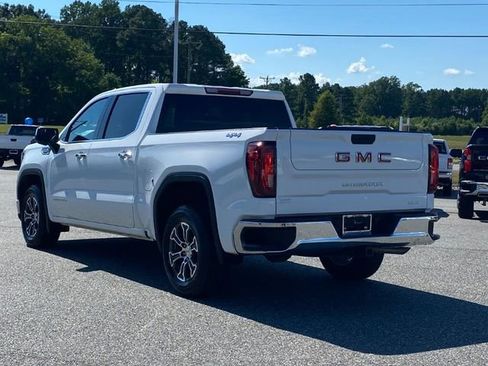 Used 2024 GMC Sierra 1500 SLT image 3