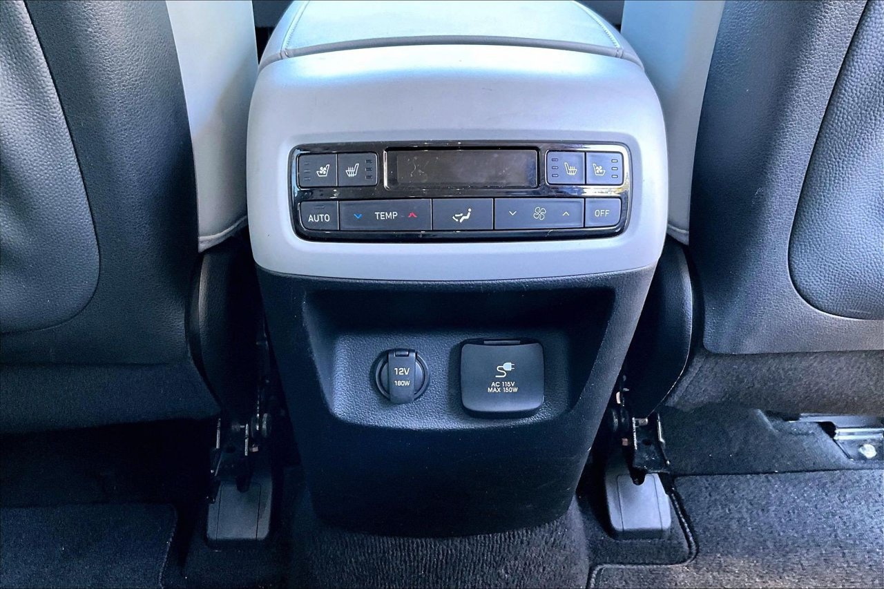 Used 2024 Hyundai Palisade SEL w/ Premium Package FWD image 16