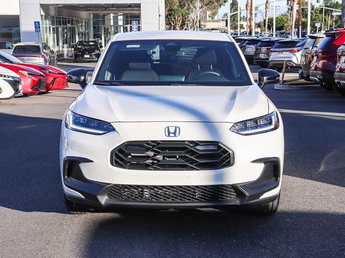 Used 2024 Honda HR-V Sport image 2