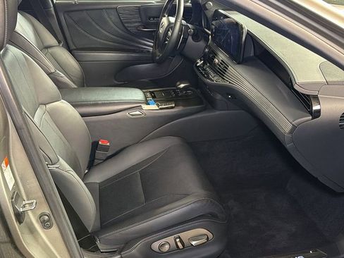 Certified 2021 Lexus LS 500 AWD w/ Accessory Package (Z1) image 10