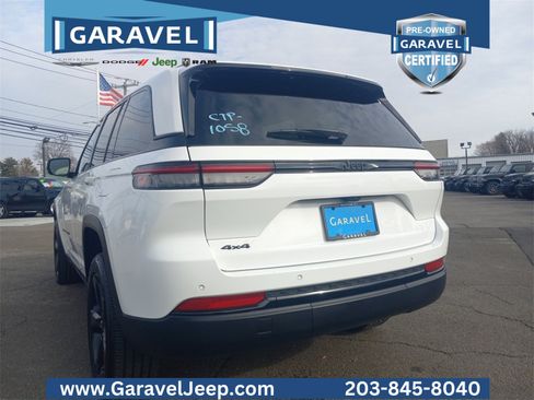 Used 2025 Jeep Grand Cherokee Altitude image 5