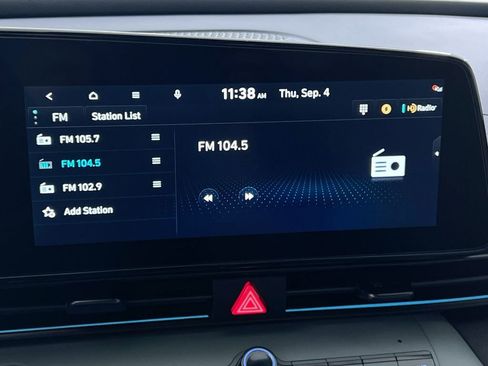 New 2025 Hyundai Elantra Limited image 17