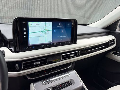 Used 2026 Lincoln Aviator AWD image 29