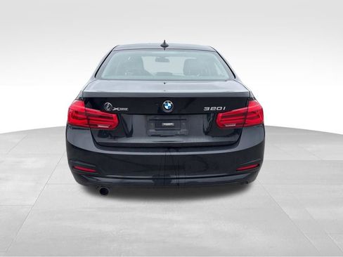 Used 2017 BMW 320i xDrive Sedan image 9
