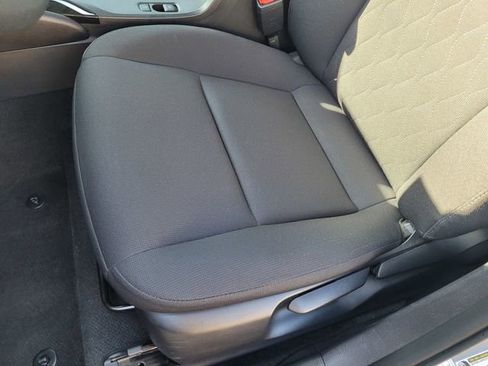 Used 2025 Toyota Corolla LE image 11