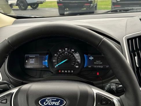 Used 2024 Ford Edge SEL w/ Convenience Package AWD/4WD image 8