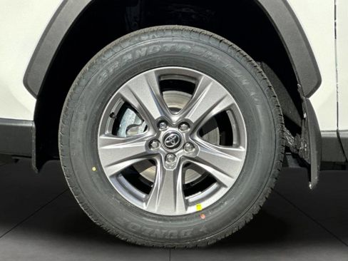 New 2025 Toyota RAV4 XLE image 33