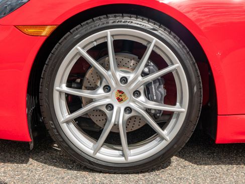 Used 2025 Porsche 718 Cayman image 11