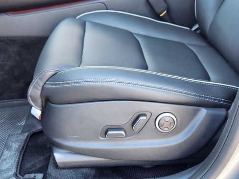 Used 2026 Genesis GV70 2.5T Advanced AWD/4WD image 19