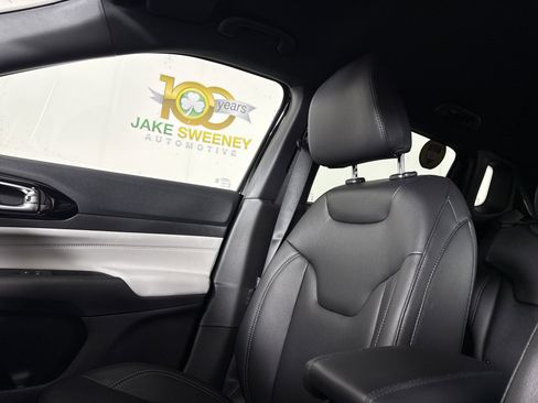 New 2026 Jeep Compass Limited image 25