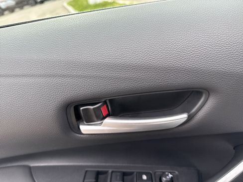 Used 2025 Toyota Corolla SE image 17