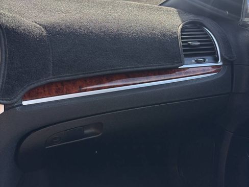 Used 2012 Chrysler 300 Limited image 13