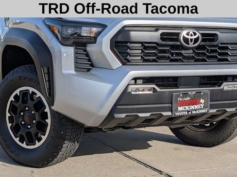 Used 2025 Toyota Tacoma TRD Off-Road AWD/4WD image 3