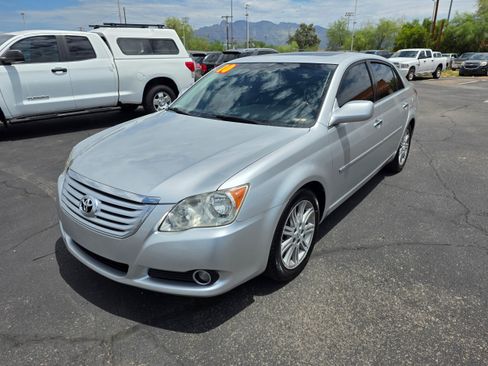 Used 2010 Toyota Avalon Limited FWD image 1