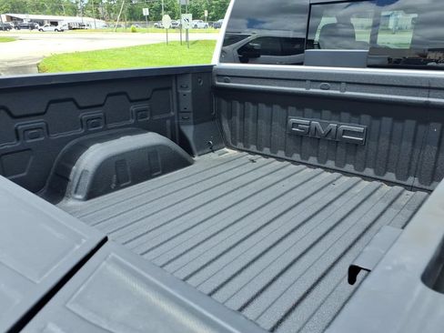 Used 2024 GMC Sierra 1500 SLT w/ SLT Premium Plus Package AWD/4WD image 16
