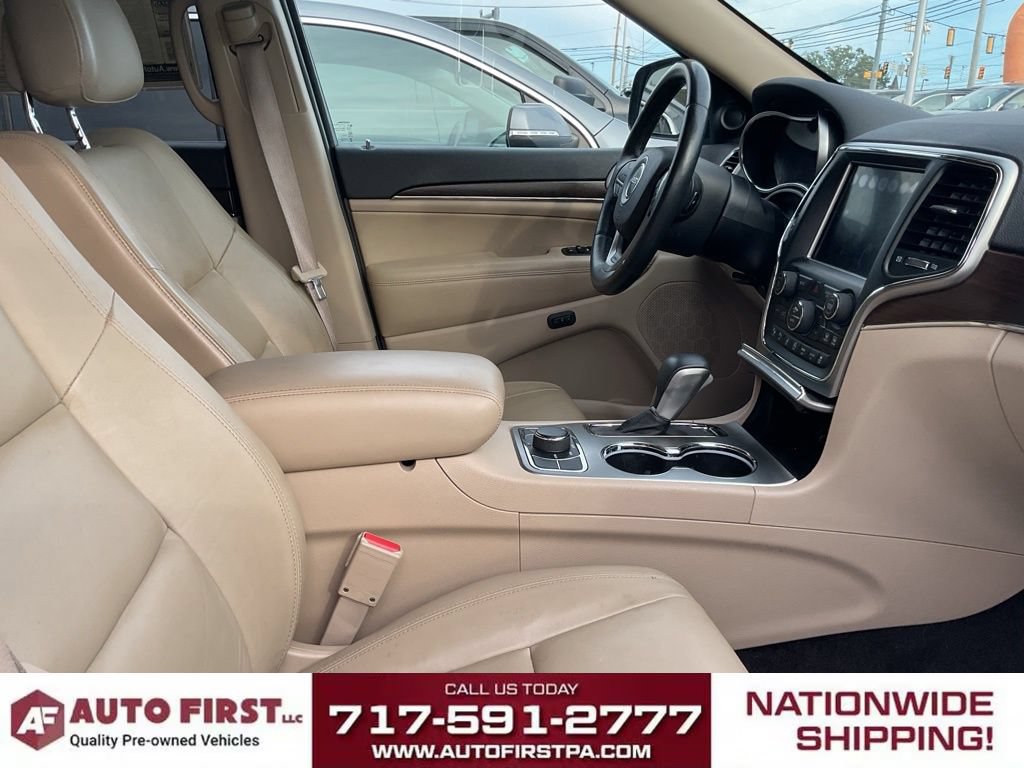 Used 2018 Jeep Grand Cherokee Limited AWD/4WD image 19