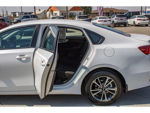 Used 2024 Kia Forte LXS w/ LXS Technology Package FWD image 15