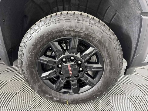 New 2026 GMC Sierra 2500 AT4 w/ AT4 Premium Plus Package AWD/4WD image 11