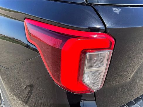 Used 2022 Ford Explorer ST-Line AWD/4WD image 29