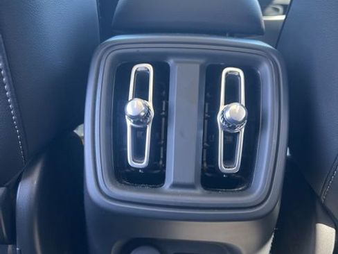 Used 2025 Volvo XC40 B5 Core image 24